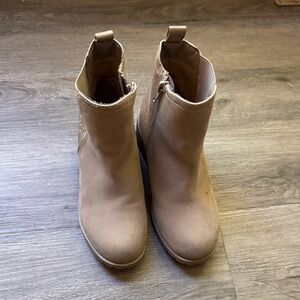 Stylish Tan Ankle Boots for Girls